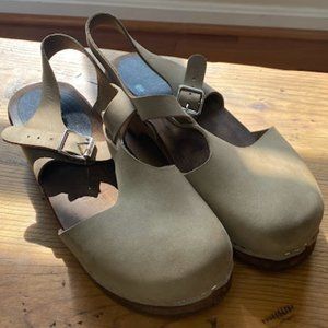 Lotta from Stockholm Low Wood Clogs in Taupe Oiled Nubuck T-Bar on Brown Base